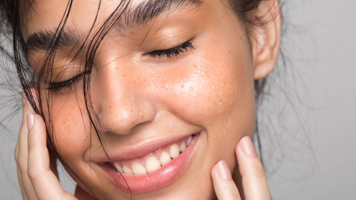 Skin Flooding A Dermatologists Guide to the Latest Hydration Hack